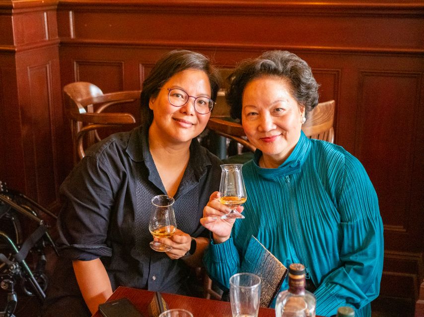 2-Hour Deluxe Whiskey & Food Tasting - The two bars that make the route feel Dublin