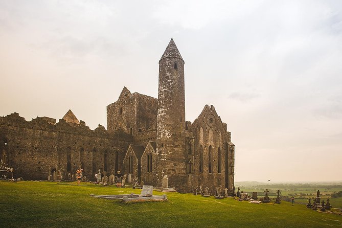 3-Day Dingle, Killarney and the Wild Atlantic Way Small-Group Tour from Dublin - Day 3: Inch Beach, Torc Waterfall, Killarney lunch, then Rock of Cashel