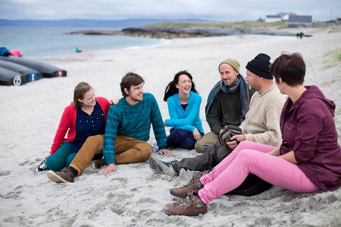 4-Day South West Ireland Tour from Dublin - Day 3: Inch Beach, Slea Head Drive, Dingle pubs, and Killarney at night