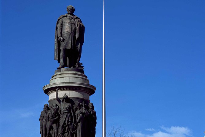 90 Minute Dublin Walking tour and Sightseeing tips - Dublin City Hall and Dublin Castle: Viking Dubhlinn to power under one roof