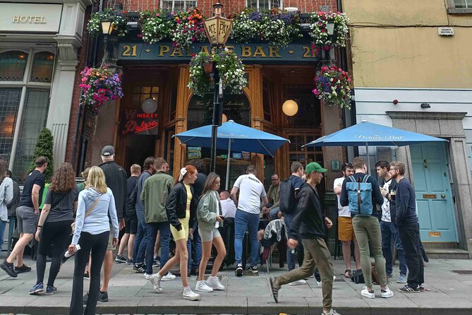 A Self-Guided Audio Tour of Dublin's Temple Bar - Christ Church Cathedral area and nearby architectural cues