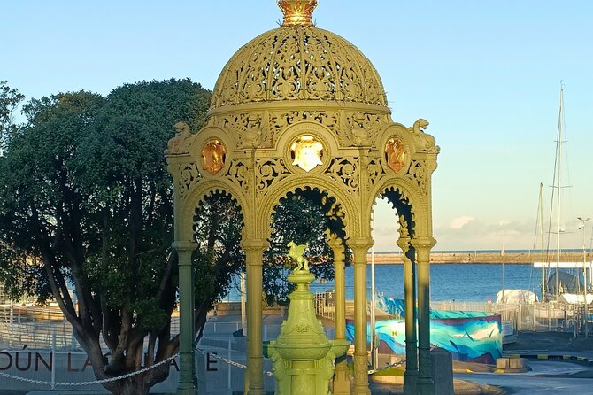 A Self-Guided Stroll Along Dún Laoghaire's East Pier - Dún Laoghaire East Pier and the Lighthouse Views Over Dublin Bay