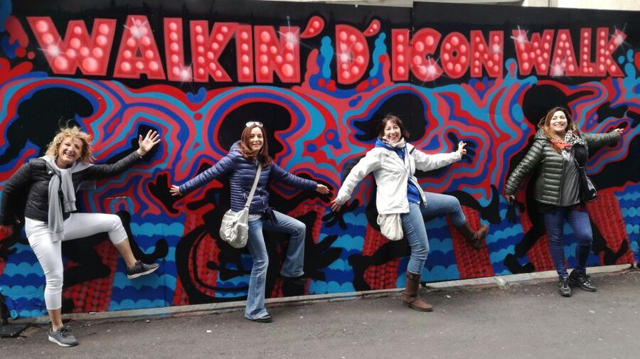 All Dublin 3 hours italian walking tour - First stop: Molly Malone on Suffolk Street, and why it is a smart opener