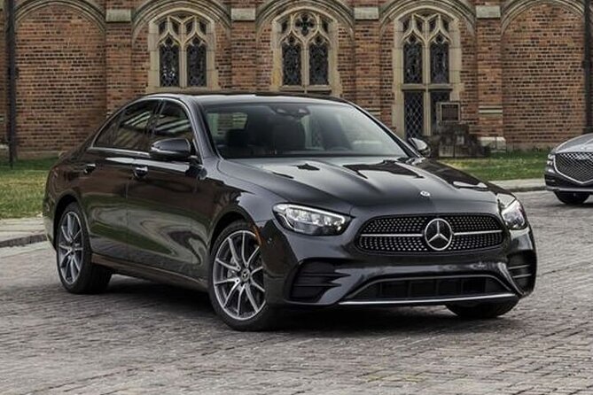 Arrival Private Transfer by Business Car from Dublin airport DUB to Dublin - Where you land in Dublin City, and how to use those first minutes
