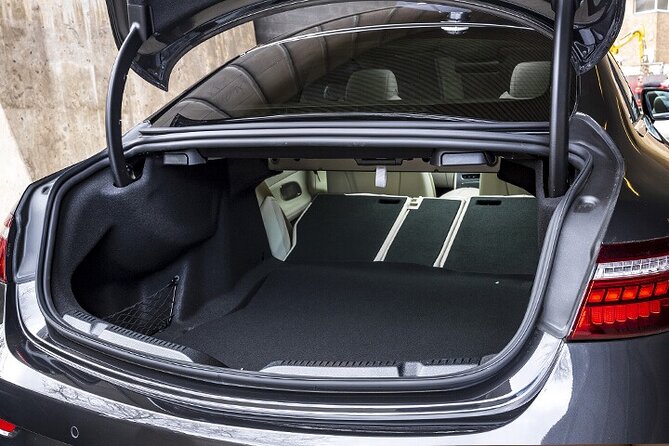 Arrival Private Transfer by Business Car from Dublin airport DUB to Dublin - Price and value: when $95.75 per person makes sense