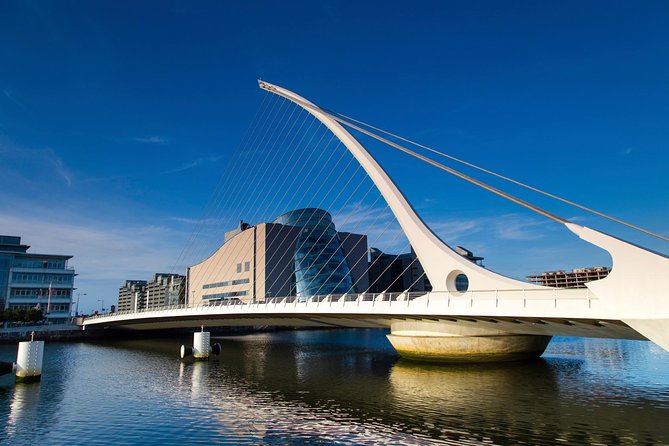 Arrival Transfer: Dublin Airport DUB to Dublin in Business Car - Waiting Time and Flight Tracking, Your Real Arrival Insurance
