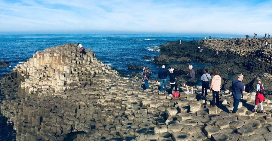 Belfast and Giant's Causeway in Italian or Spanish - Your 1.5-Hour Belfast Window: How to Choose What Matters