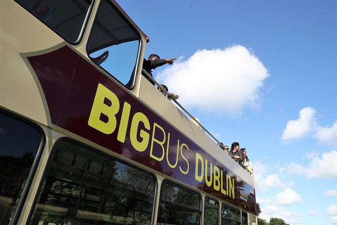 Big Bus Dublin Hop-on, Hop-off Sightseeing Tour with Live Guide - Using the app to avoid waiting longer than planned