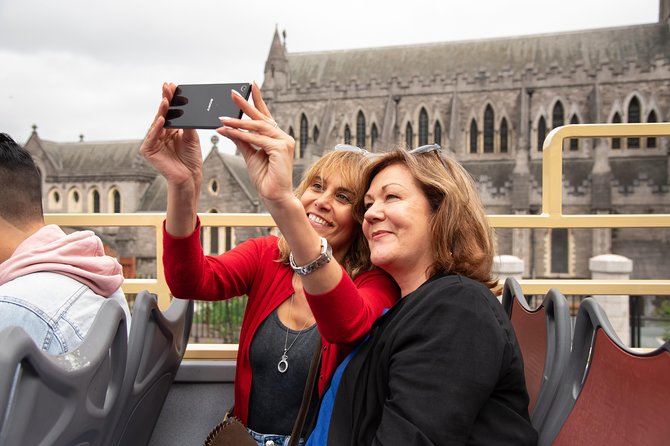 Big Bus Dublin Hop-on, Hop-off Sightseeing Tour with Live Guide - Live guide versus audio: how to make sure you get the good version