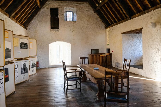 Blarney, Rock of Cashel & Cahir Castles Day Tour From Dublin - Bus comfort, bathroom breaks, and the 13.5 hour reality