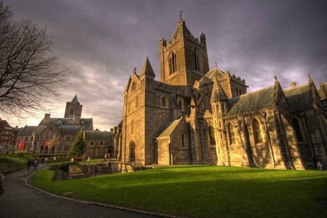 Book of Kells, Dublin Castle, Christ Church Cathedral Tour - Temple Bar start at Wellington Quay: what to know before you walk