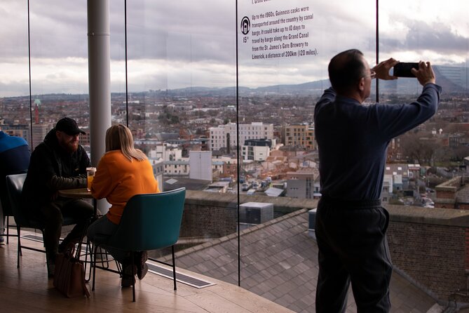 Christmas Photo Experience in Dublin - Price and value: $46.54 per group for up to 6 people