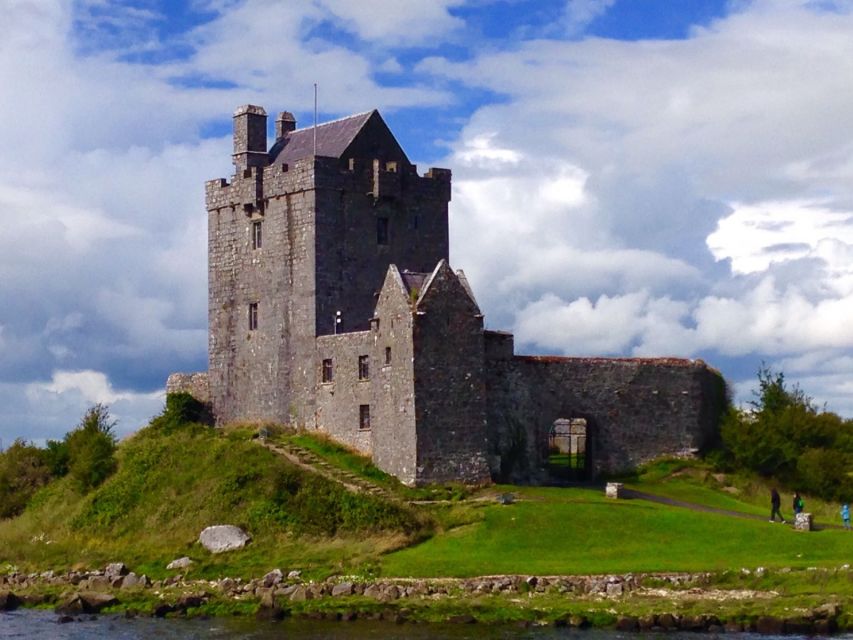 Cliffs of Moher and Galway Tour in Italian or Spanish - A 12-Hour West Ireland Mix: Cliffs, Burren, and Galway