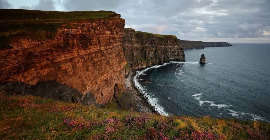 Cliffs of Moher: Private Luxury tour from Dublin - West Coast sights beyond the cliffs, castles and monasteries
