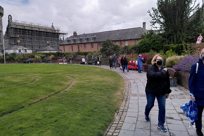 Complete tour of Dublin in Italian - Dublin Castle and Victoria Gardens: Normans and Vikings from the outside