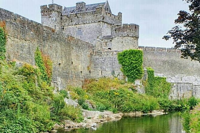 Cork City, Cahir Castle and Rock of Cashel Tour with Spanish Speaking Guide - Stop 1: Cahir Castle and your 90-minute window inside