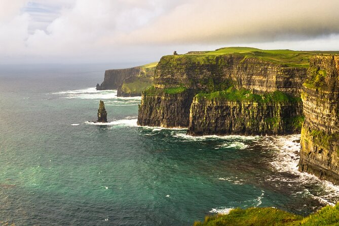 Day trip to Cliffs of Moher & Bunratty Castle and Ennis - A long Dublin day trip that moves at coach speed