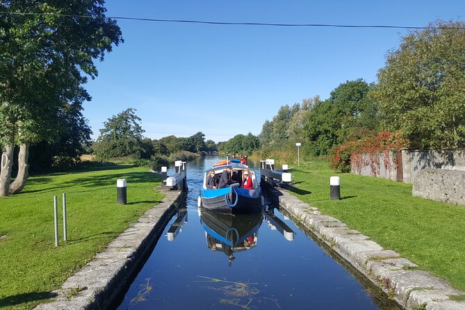 Digby Lock Cruise - Explore Ireland's Historic Grand Canal. - Leinster Aquaduct: a quick 1783 stop with real context