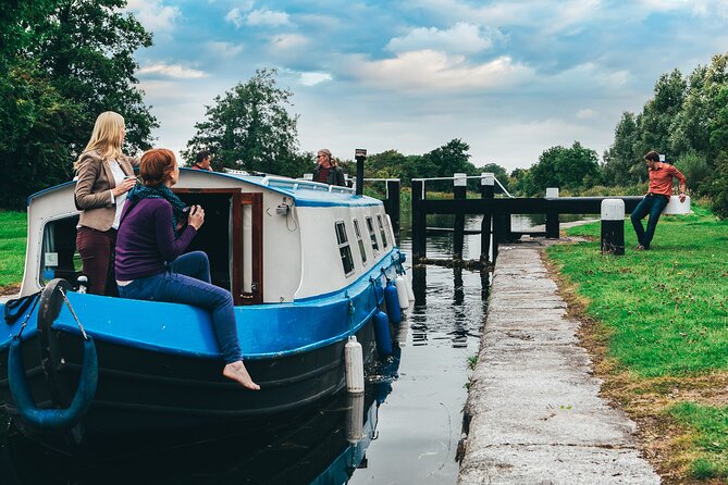 Digby Lock Cruise - Explore Ireland's Historic Grand Canal. - On-board bar and snack-friendly comfort
