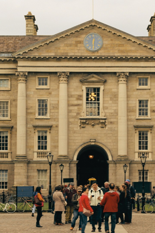 Dublin: 2 Hour City Center Guided Walking Tour - Temple Bar district: the energy you can feel, plus real city wandering