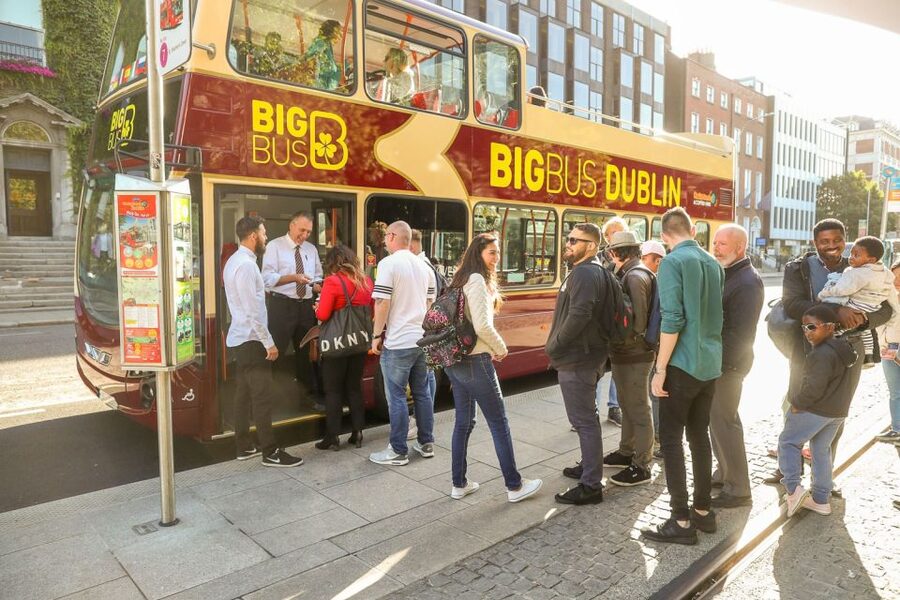 Dublin: Big Bus Hop-On, Hop-Off Tour with Live Guide - The city center stretch: Trinity, libraries, Georgian squares, and Temple Bar