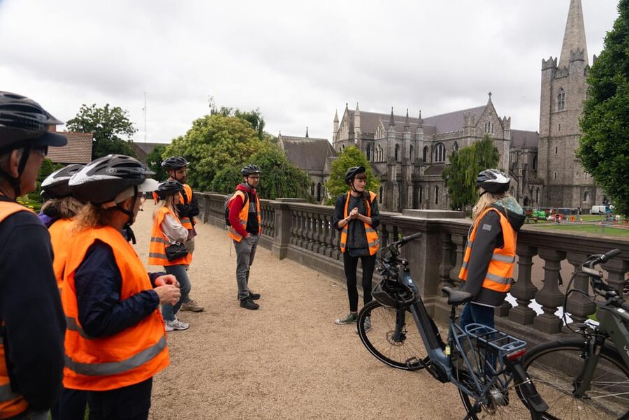 Dublin: Bike & E-Bike Tour with a Local Guide - Why cycling Dublin feels easier than walking
