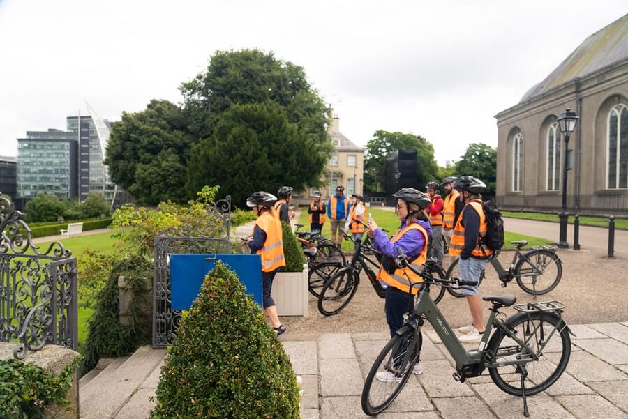 Dublin: Bike & E-Bike Tour with a Local Guide - The guide matters a lot, and Laura and Hugh set the tone