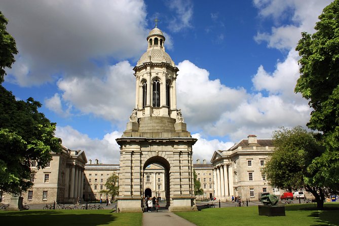 Dublin Book of Kells, Castle and Molly Malone Statue Guided Tour - Entering Trinity College early for the Book of Kells