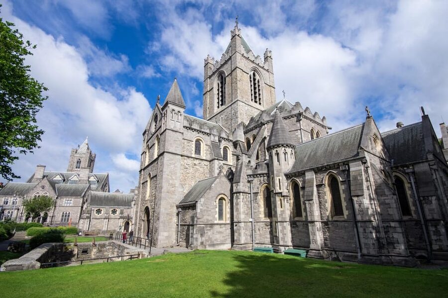 Dublin: Book of Kells, Dublin Castle and Christ Church Tour - Christ Church Cathedral and City Hall: where Dublin’s past shows up in plain sight
