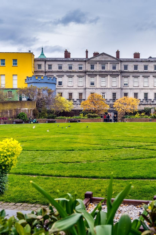 Dublin: Book of Kells, Dublin Castle and Christ Church Tour - St Andrew’s Church and Molly Malone: the fun stops with a purpose