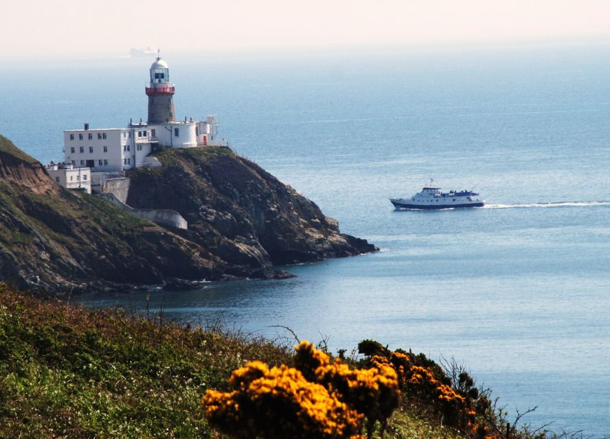 Dublin: Dublin Bay Cruise from Howth to Dun Laoghaire - A short cruise that fits Dublin’s rhythm