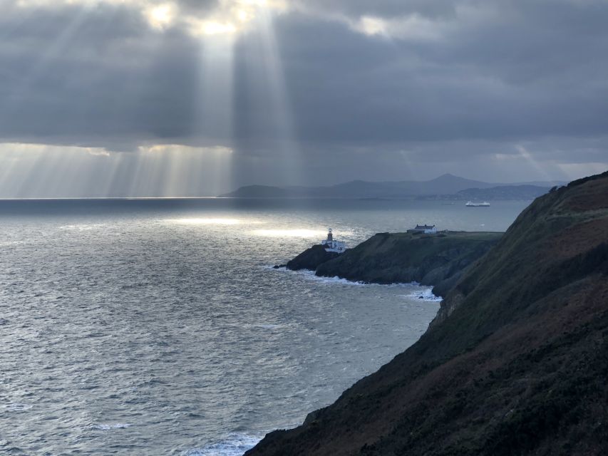 Dublin: Dublin Coastal Hike and Pints & Puppies - Meeting at Howth Station, then into the fishing-village vibe