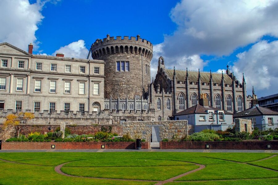 Dublin: Fast-Track Book of Kells Ticket & Dublin Castle Tour - Value for about $90: fast-track access plus interpretation