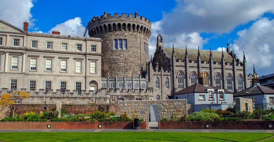 Dublin: Fast-Track Book of Kells Ticket & Dublin Castle Tour - Pace, duration, and group flow: what 165 minutes really feels like