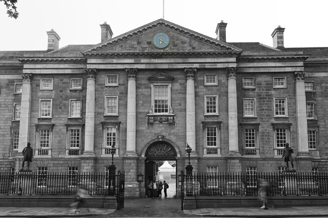 Dublin Ghost Hunt Exploration Game and Tour - Theobald Wolfe Tone statue, Irish republicanism, and a mystery death