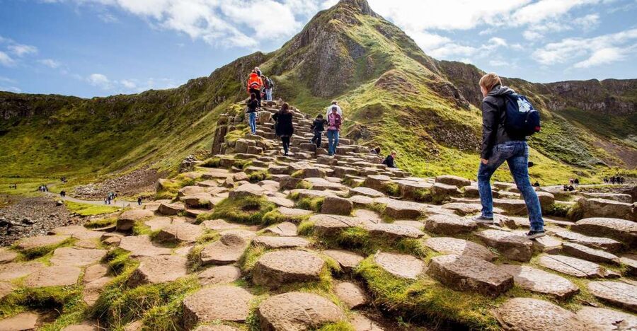 Dublin: Giant's Causeway & Belfast (Titanic or Black Taxi) - The drive north: Boyne Valley, quick stops, and staying comfortable