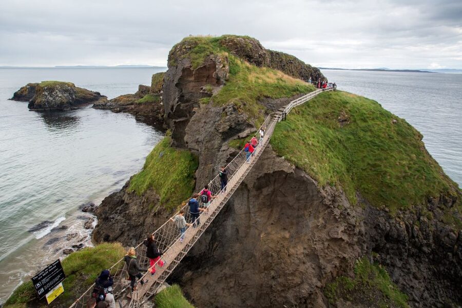 Dublin: Giant's Causeway & Glens of Antrim Day Tour - Giant’s Causeway and Dunluce Castle: How to Make the Most of Tight Stop Time