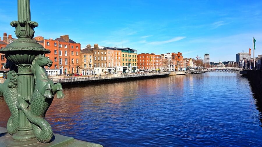 Dublin: Guided Sights and Pints Tour - Price and value: a private tour that costs real money, but buys real time