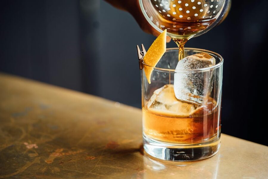 Dublin: Guinness Storehouse, Roe & Co Irish Whiskey Tour - Drinks and tastings: how the day balances Guinness with whiskey