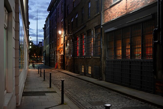 Dublin Historic Ghost Tour - 3Olympia Theatre at night: actor ghosts and Shakespeare echoes