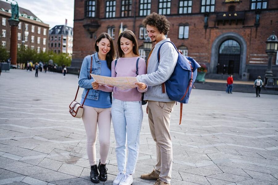 Dublin: Historical and Cultural Historical Walking Tour - A 2-hour Dublin walk that connects cathedral spires to Temple Bar lights