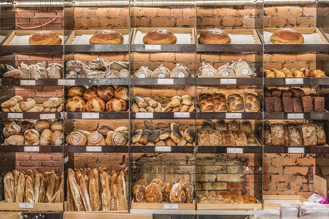 Dublin Historical Centre Food Tour with 8 Food Tastings & Drinks - Stop at Flaggy Shore oyster source: coastal flavor in the middle of the city