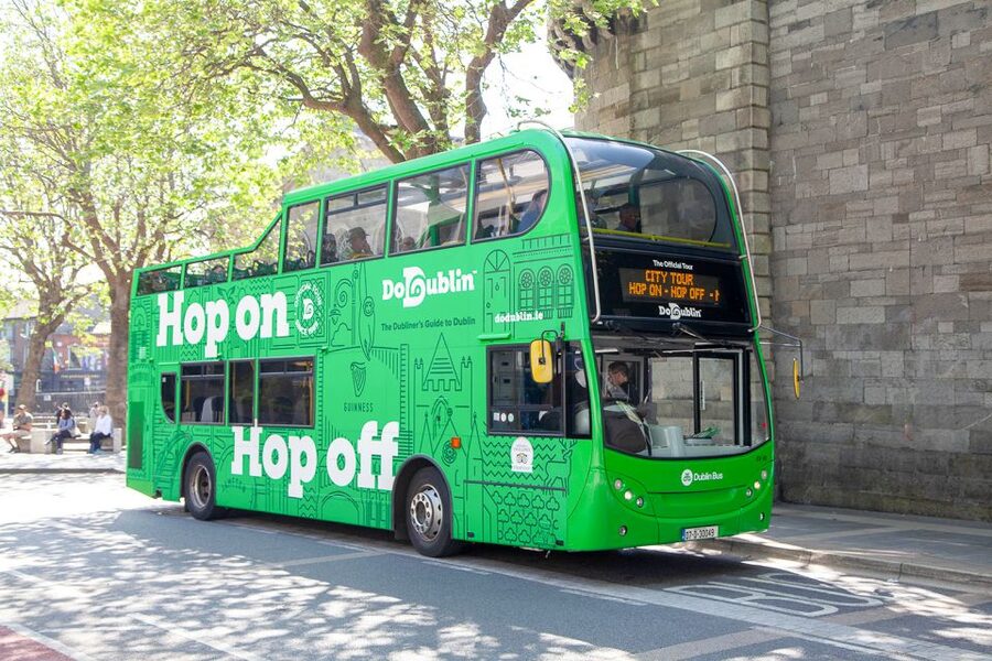 Dublin: Hop-on Hop-off Bus Tour - City-center classics: National Library, National Gallery, and Leinster House