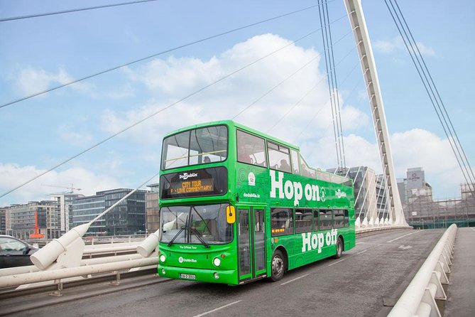 Dublin Hop-on Hop-off Bus Tour - Live Tour auf Deutsch - Live German narration that turns the bus into a proper introduction