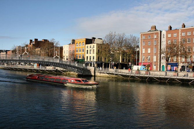 Dublin Hop-on Hop-off Bus Tour - Live Tour auf Deutsch - St Stephen’s Green to Trinity: the most efficient concentration of Dublin classics