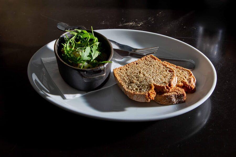 Dublin: Irish Food Trail Walking Tour with 3 Courses - The 3 Hour Walking Flow: Short Walks, Real Pacing