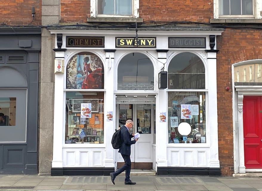 Dublin: Literary Walking Tour - Wilde, Yeats & Joyce - Meet Dr Philip Taylor, your PhD guide