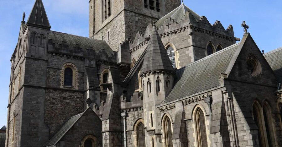 Dublin: Macabre History Walking Tour - Meeting Under the Spire, and Finding the Yellow Umbrella