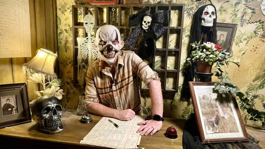 Dublin: Murder Mystery at the National Wax Museum - Check in at the museum reception, then head to the Horror Hotel