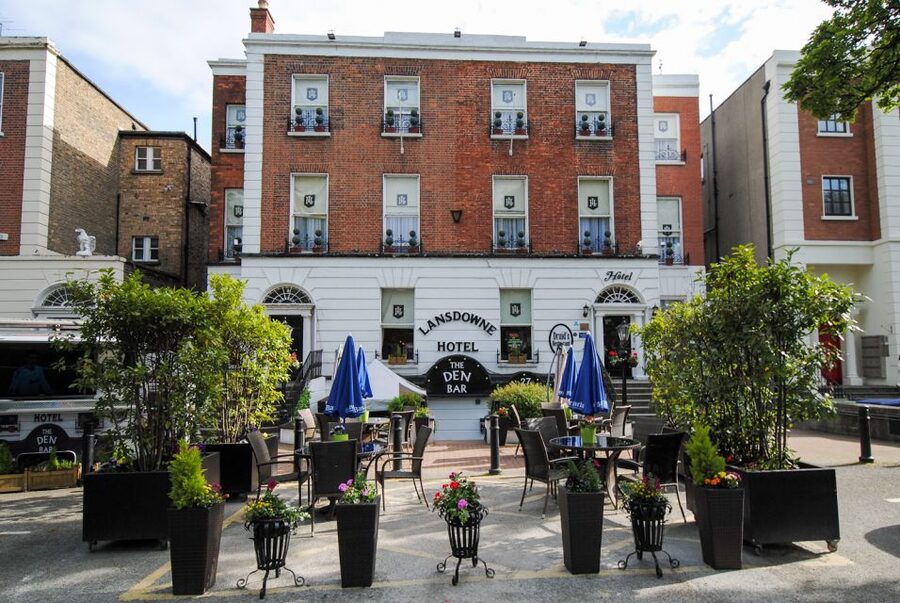 Dublin: Music and Dance Show at The Irish House Party - Your timetable: dinner at 6:30 PM, show 8:00 PM to 9:30 PM